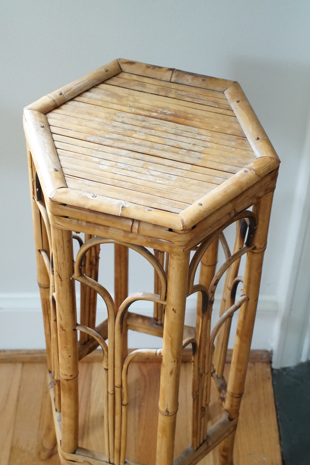 Large Tortoise Shell Burnt Bamboo Hexagonal Stand