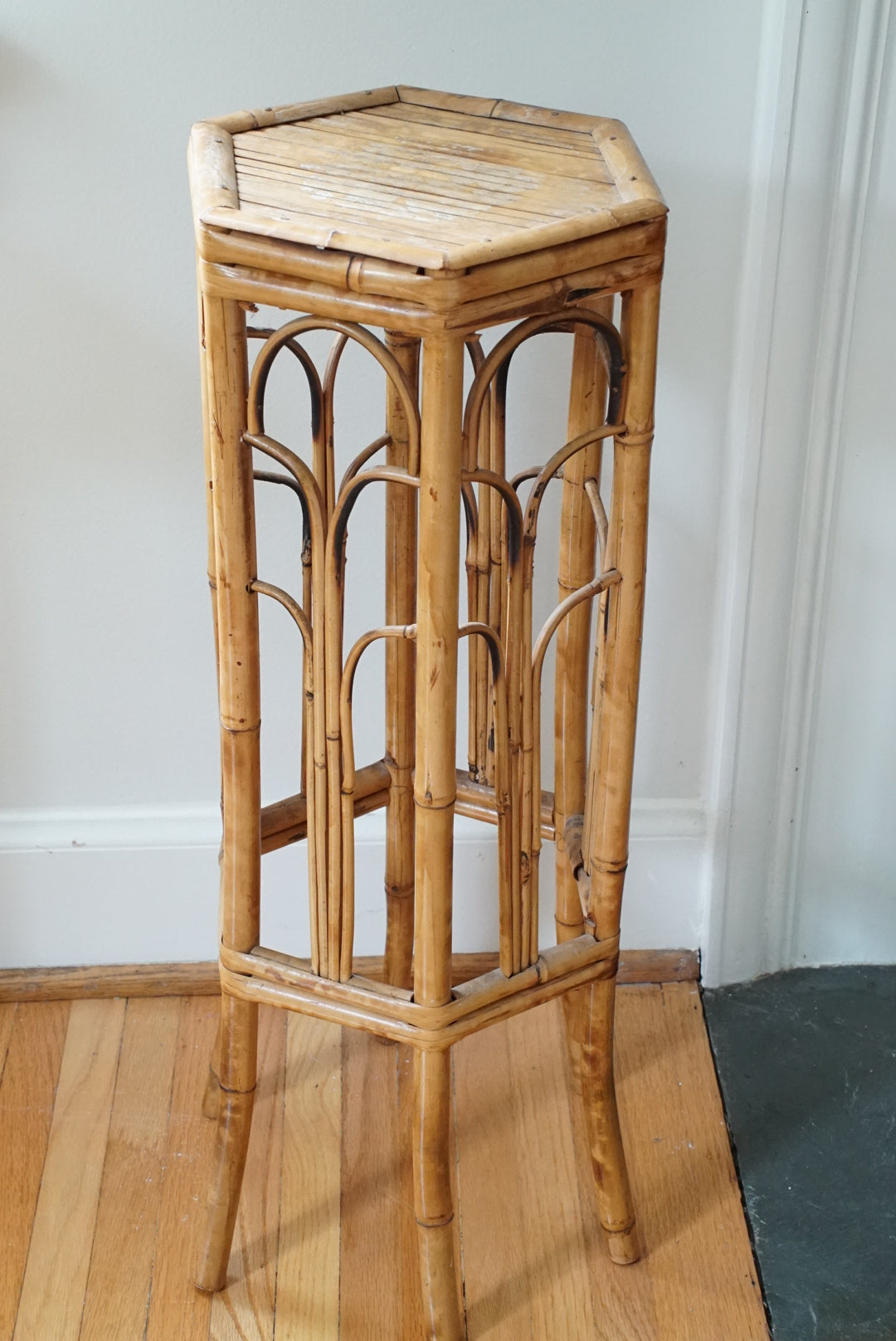 Large Tortoise Shell Burnt Bamboo Hexagonal Stand