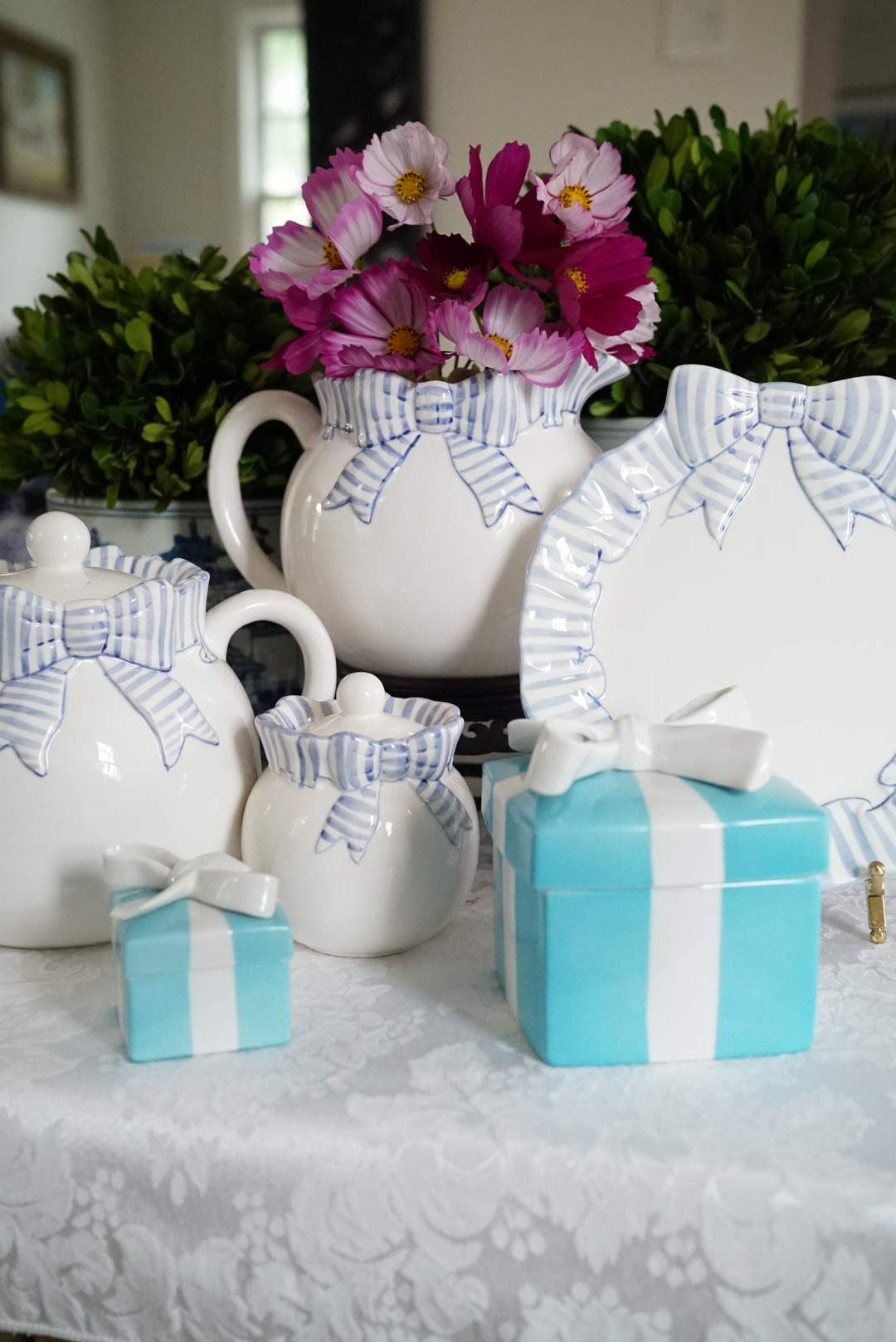 Vintage outlets Haldon Group Blue & White Striped Ribbon & Bow Pitcher