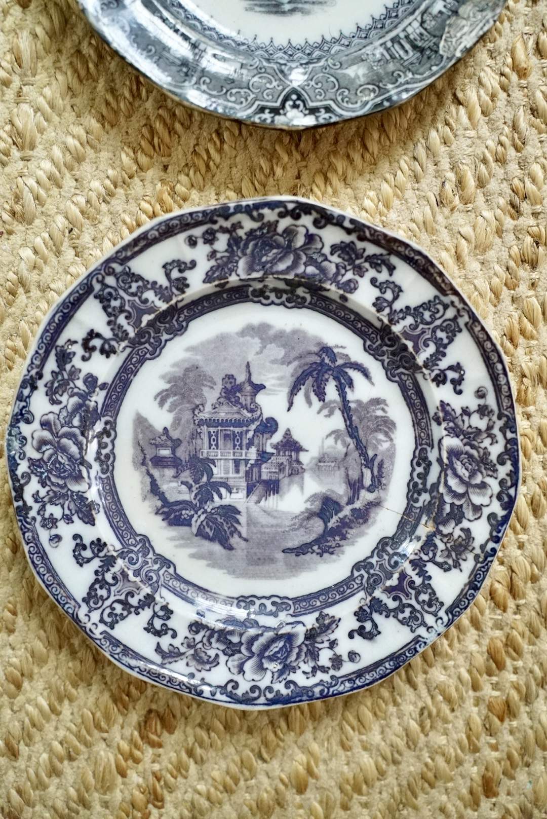 Set of 3 — Antique Mulberry/Flow Black Plates