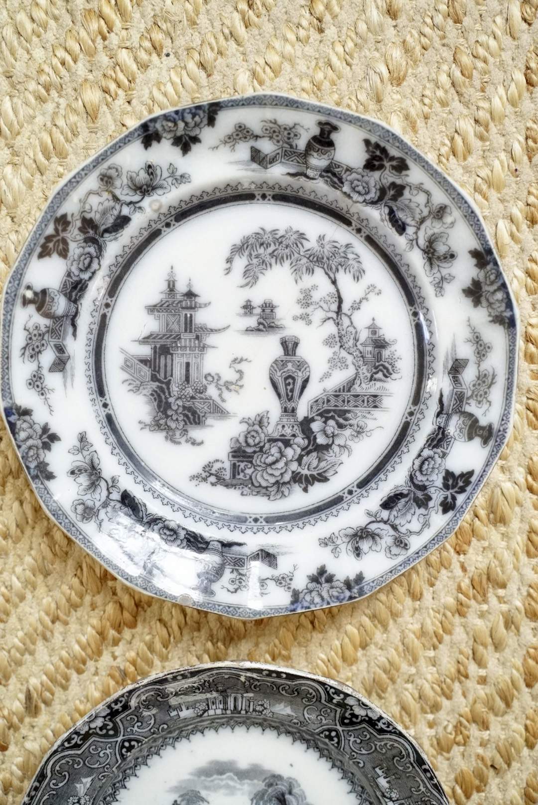 Set of 3 — Antique Mulberry/Flow Black Plates