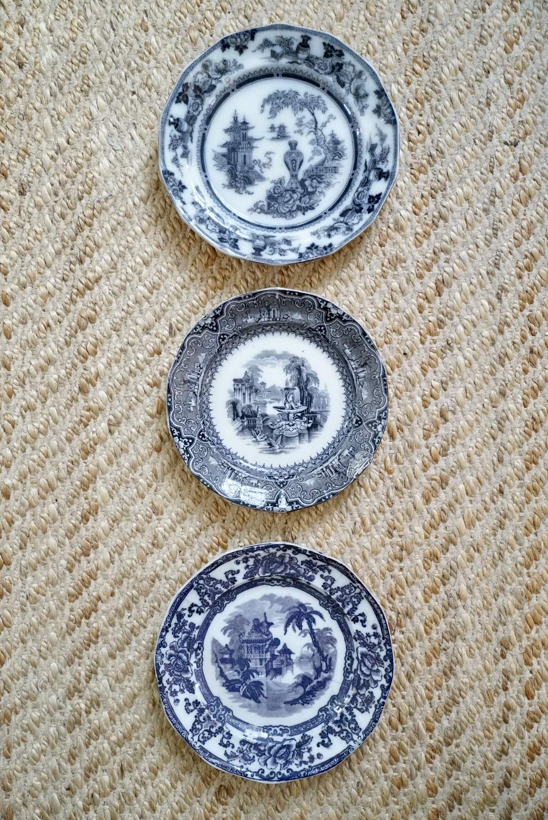 Set of 3 — Antique Mulberry/Flow Black Plates