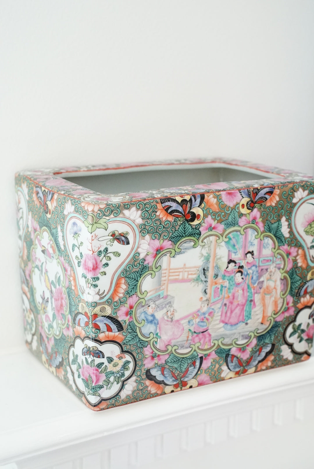 Vintage Rose Medallion Cachepot