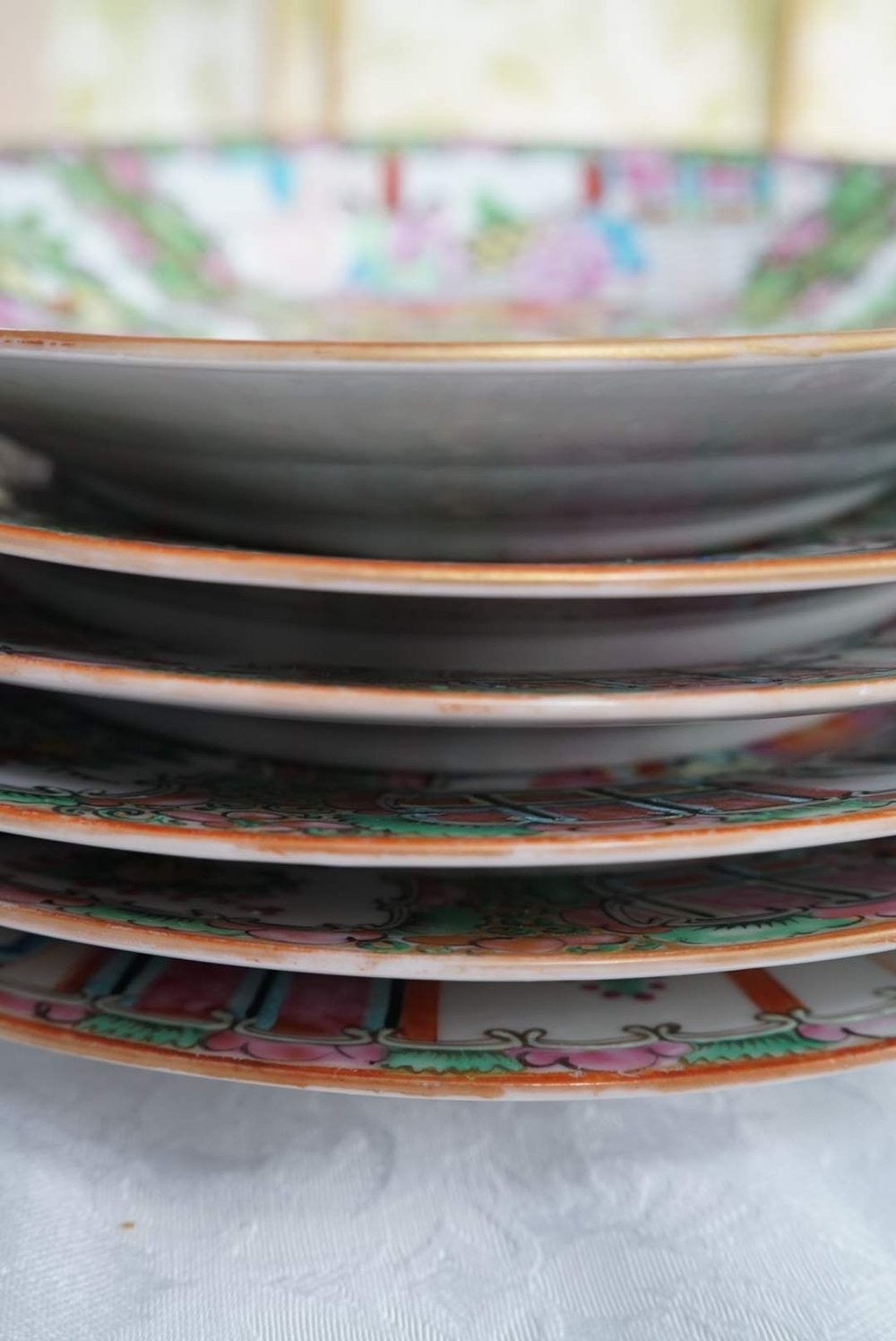 9.75" Large Antique Chinese Export Rose Medallion Plate