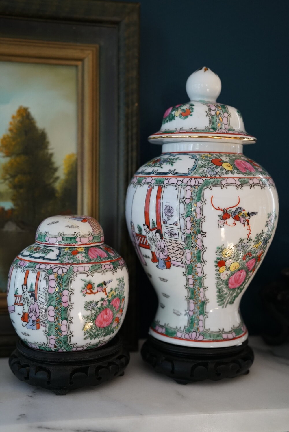 10” Vintage Rose Medallion Temple Jar