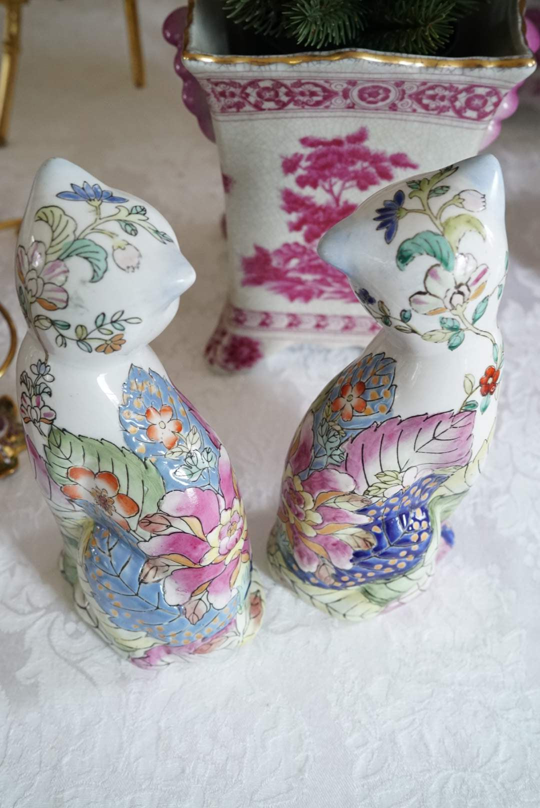 Pair of — Tobacco Leaf Cat Figurines