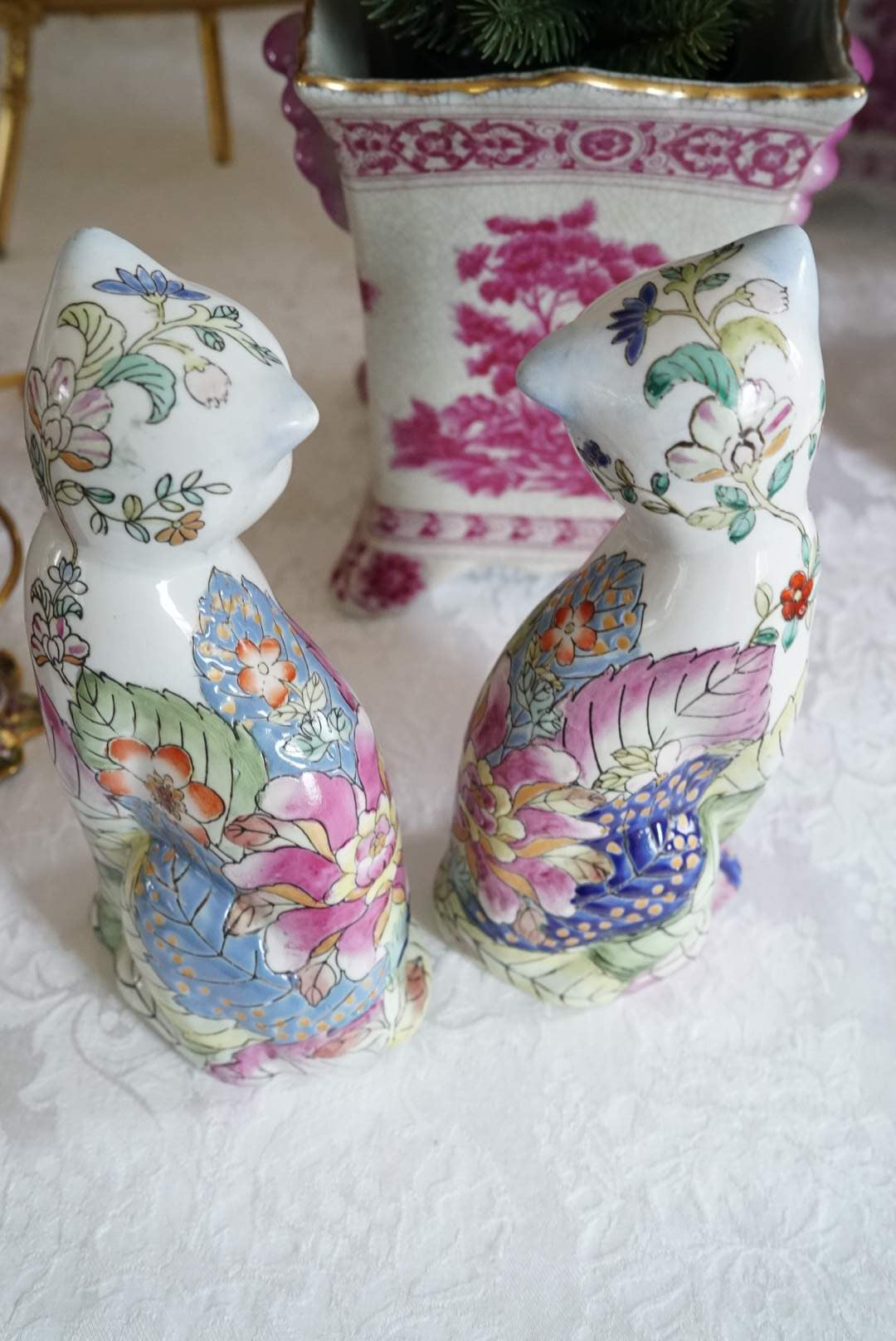 Pair of — Tobacco Leaf Cat Figurines