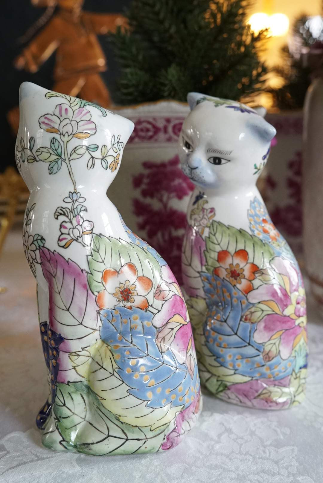 Pair of — Tobacco Leaf Cat Figurines