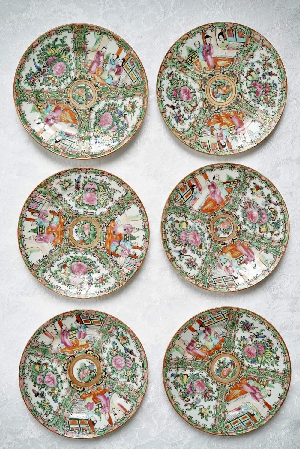 Medallion Dinnerware Collection