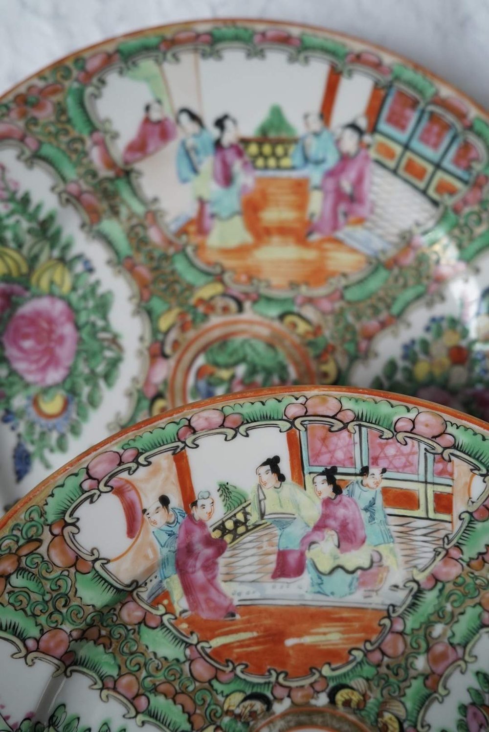 9.75" Large Antique Chinese Export Rose Medallion Plate