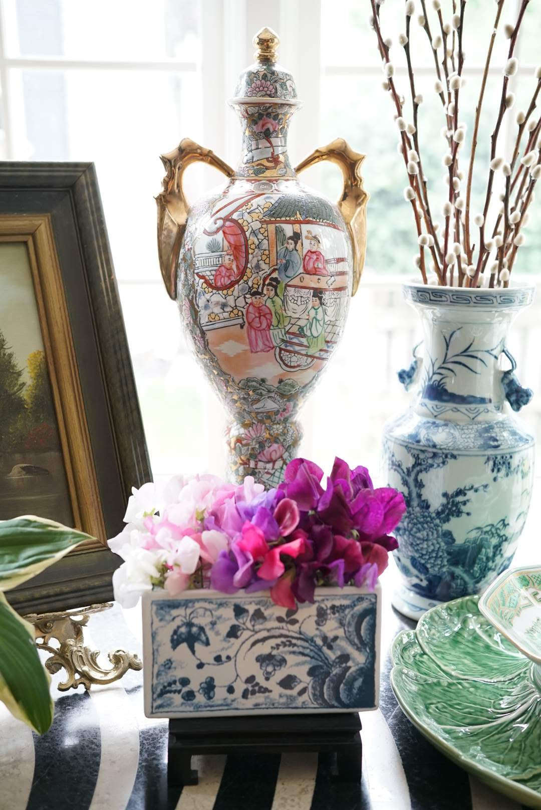 Stunning Rose Mandarin Lidded Trophy Vase