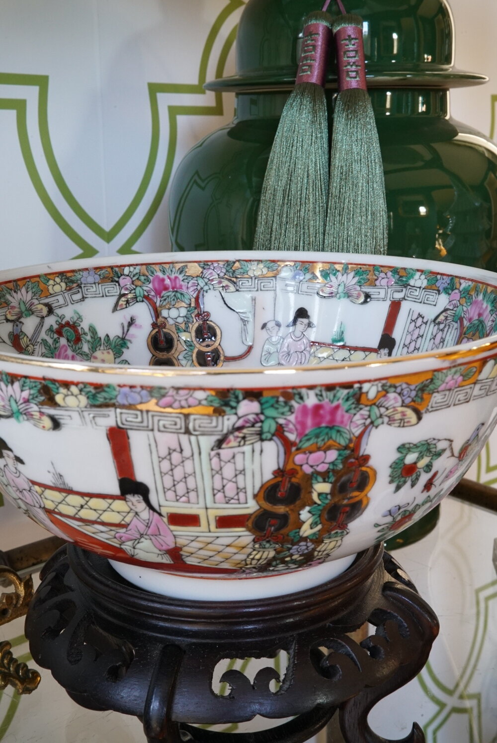 Vintage Rose Medallion 8” Bowl