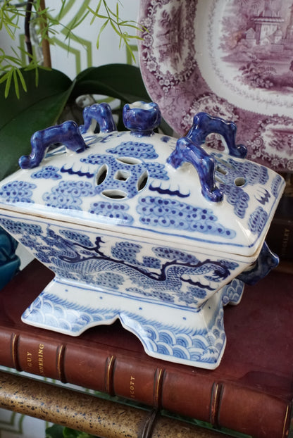 Blue and White Small Tureen in Dragon Motif